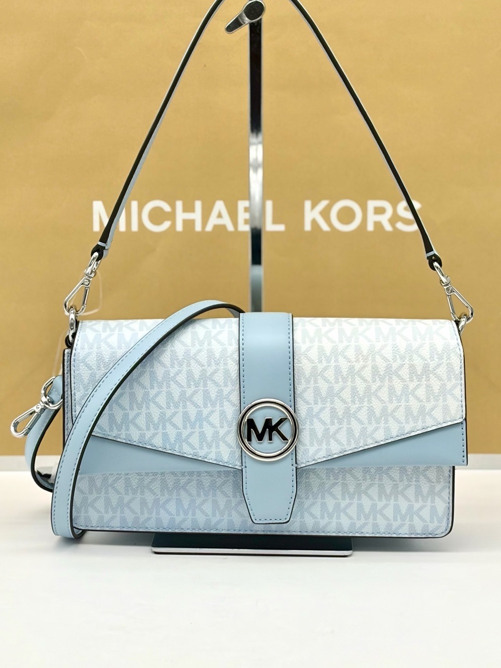 MICHAEL KORS Greenwich Medium
Signature Logo Ombré Shoulder Bag
Crossbody